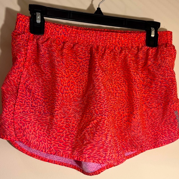 Reebok Pink Cheetah Print Athletic Shorts Small - Picture 1 of 3